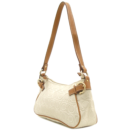 Ferragamo(��󰡸�) 21 4435 ��ġ�� �ΰ� ����� �̹���3 - ���̺��� �߰���ǰ